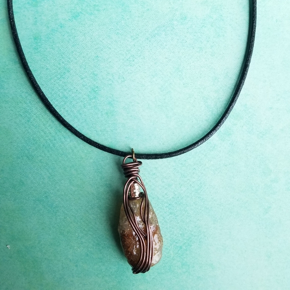 Women's Wire Wrapped Necklace Hand Crafted - Picture 5 of 6